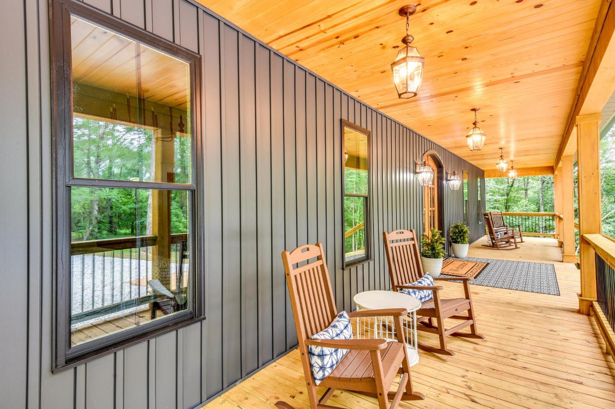 Luxurious Clarkesville Cabin With Decks And Fire Pit Exteriér fotografie
